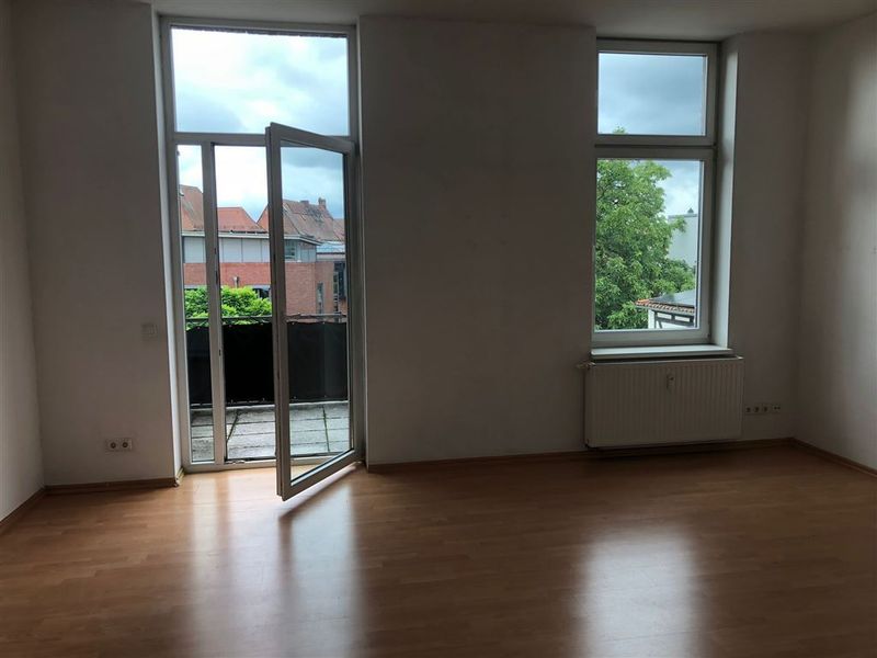 Herrliche Altbauwohnung mit 2 Balkonen im Herzen von Stendal 